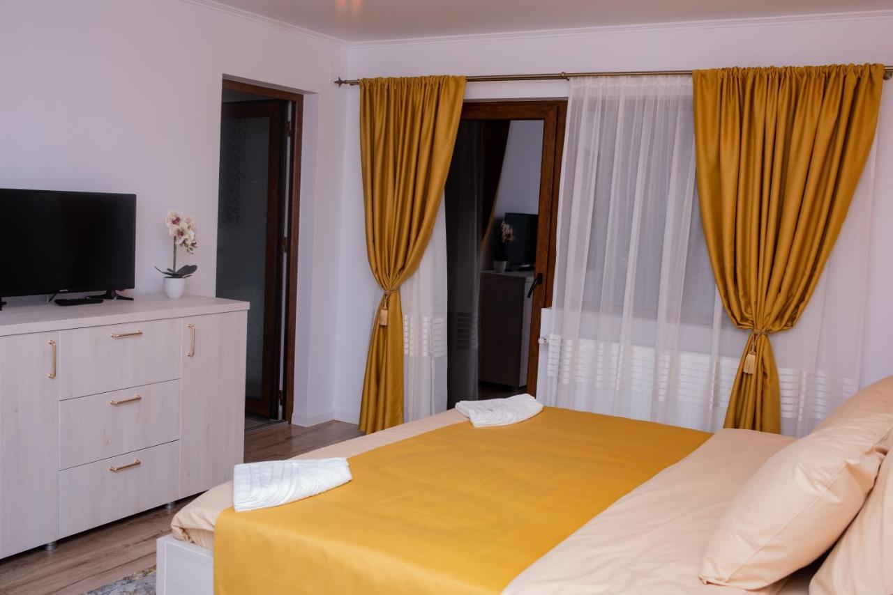 Casuta Doi Ponei Villa Busteni Luaran gambar
