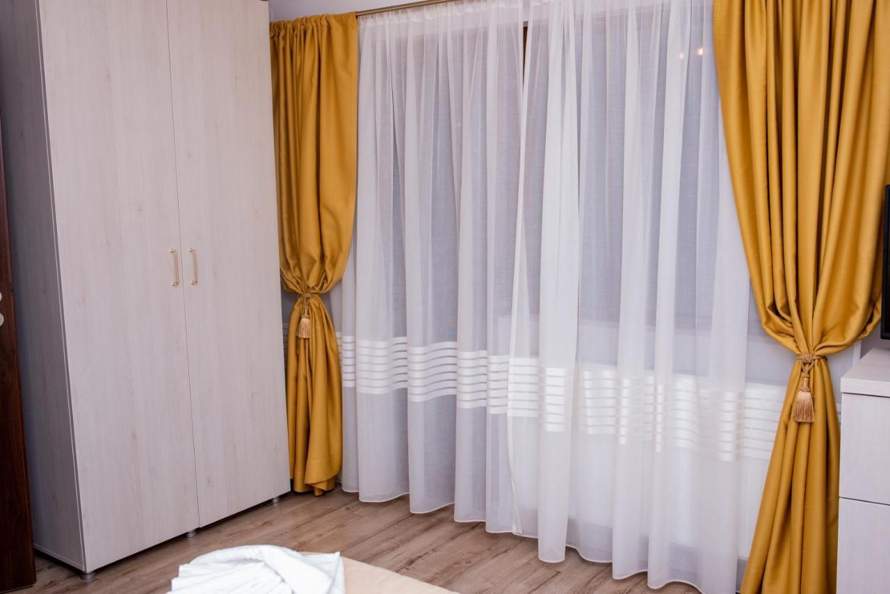 Casuta Doi Ponei Villa Busteni Luaran gambar